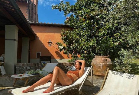 Morena Baccarin model perfect gallery