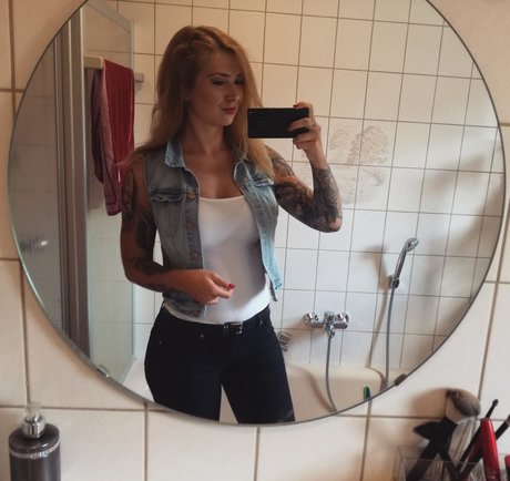 Lechl Sisters pretty model pics