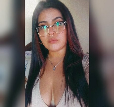 mistressdakotaf nude model img