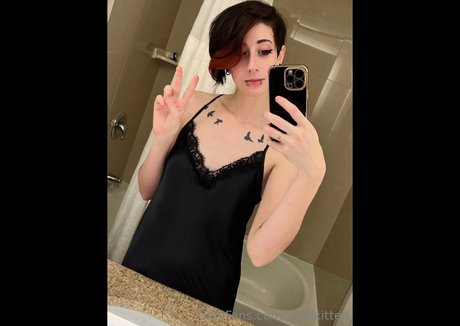 skullkitten top actress pictures