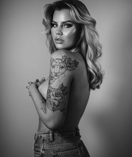 Felicia Aveklew model hot images