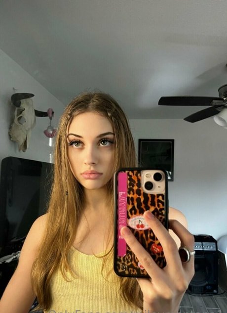 mileymontana1 nudes model pic