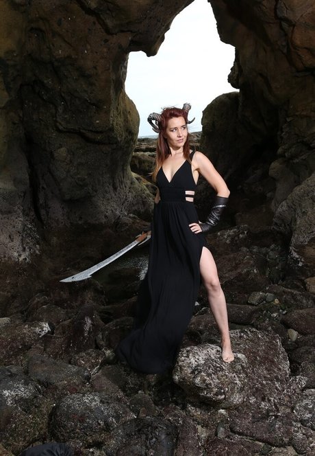 Elizabeth Zharoff model porn pictures