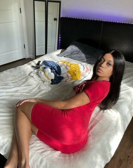 cokax model adult image