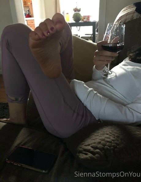 siennastompsonyou model exclusive pic