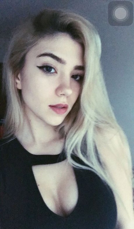 Snowmaiid sex star photos