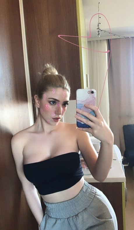 Snowmaiid hd star image