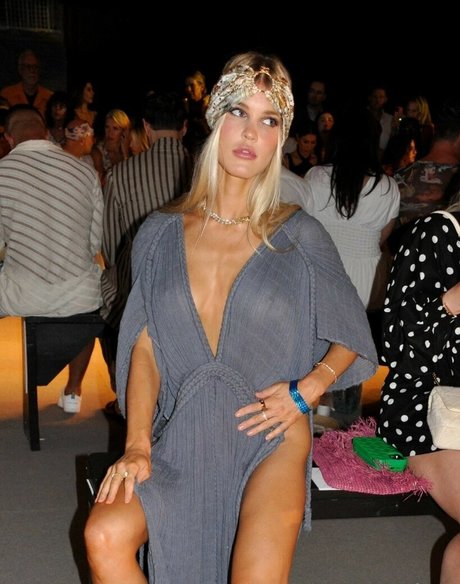 Joy Corrigan hd pornstar img