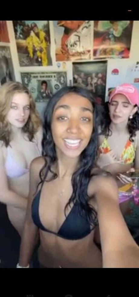 Teagan Croft star adult photos