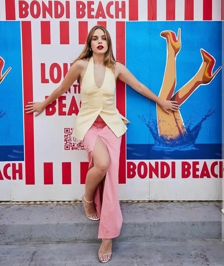 Teagan Croft model free pic