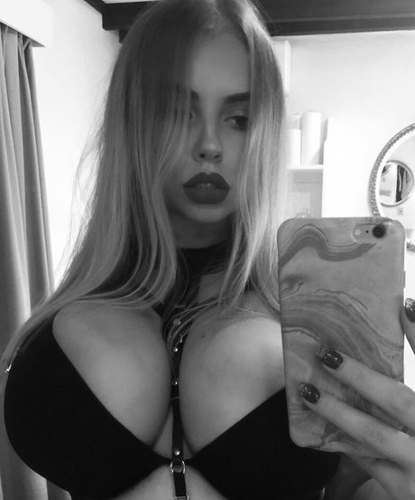 Madison Mclachlan model porn pics