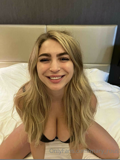 Maryrous pornographic actress image