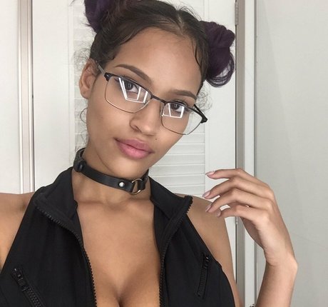 Jinna Cabrera beautiful model photos