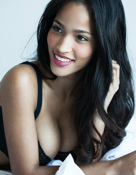 Jinna Cabrera nude star pictures