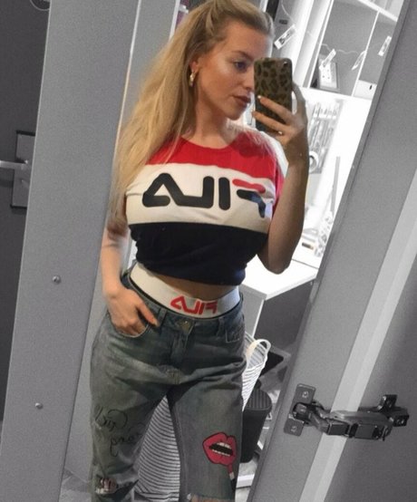 Amber Rose Brightman pornstar photo