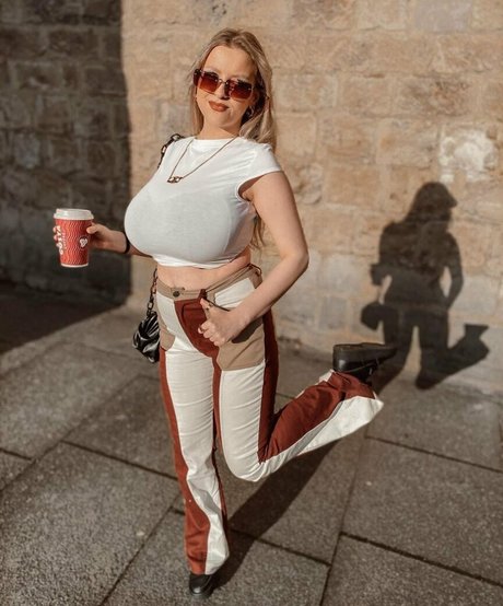 Amber Rose Brightman Profile pic