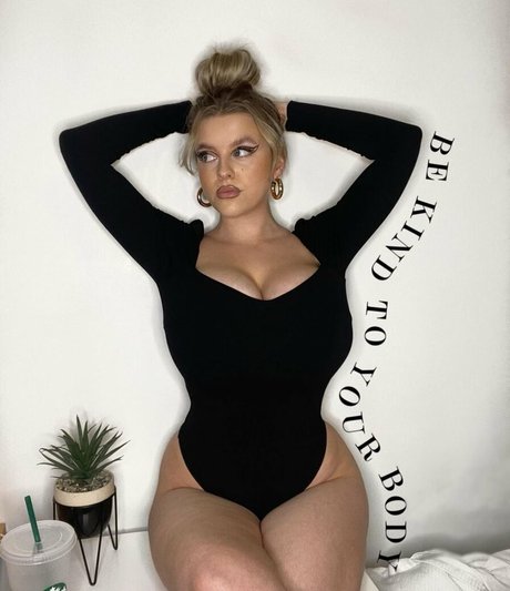 Amber Rose Brightman model nice img