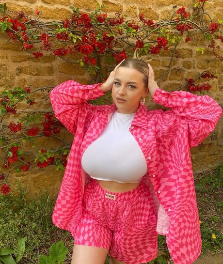 Amber Rose Brightman pretty star images