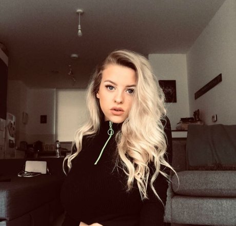 Amber Rose Brightman adult actress pictures