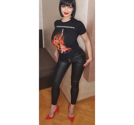 Lisa Bukawski pornstar free pictures