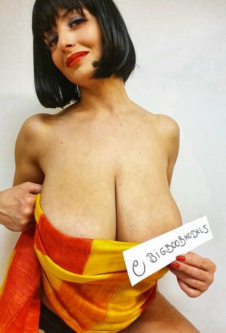 Lisa Bukawski top actress photos