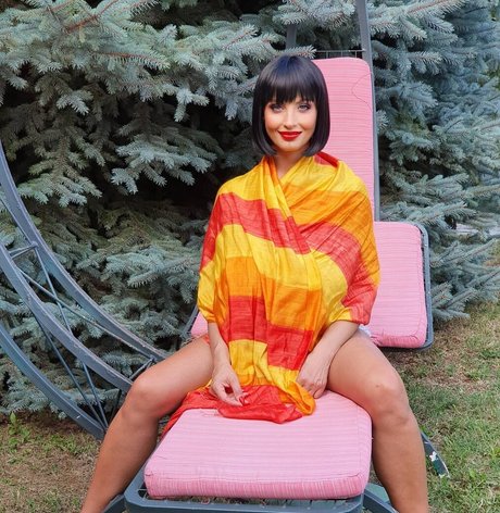 Lisa Bukawski naked star pictures