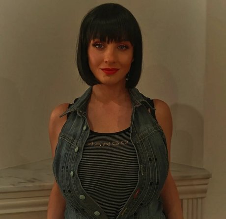 Lisa Bukawski pornstar top pics