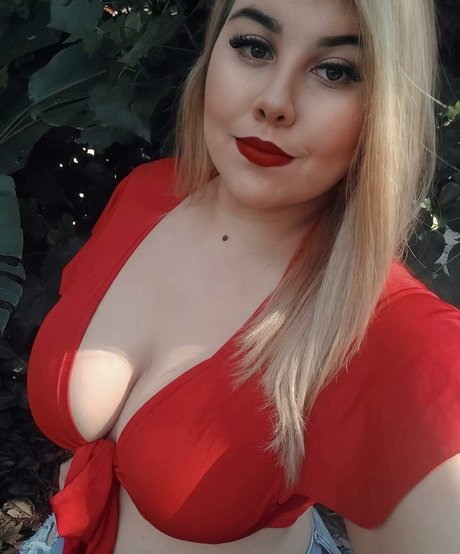 Bianca Novaes naked model gallery