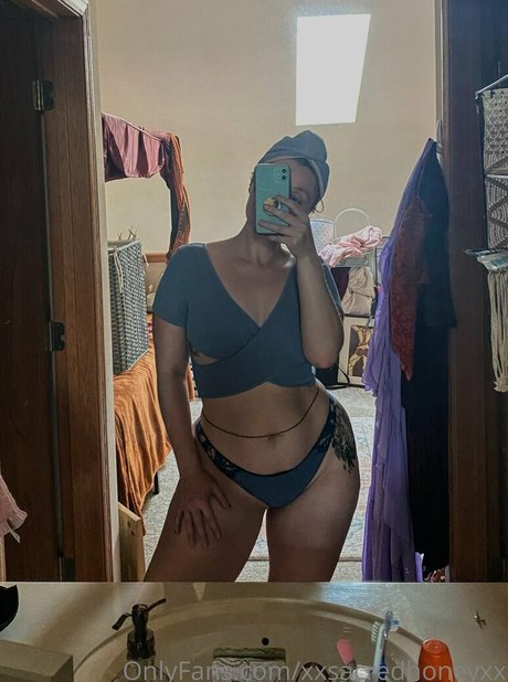 xxsacredhoneyxx hot model images