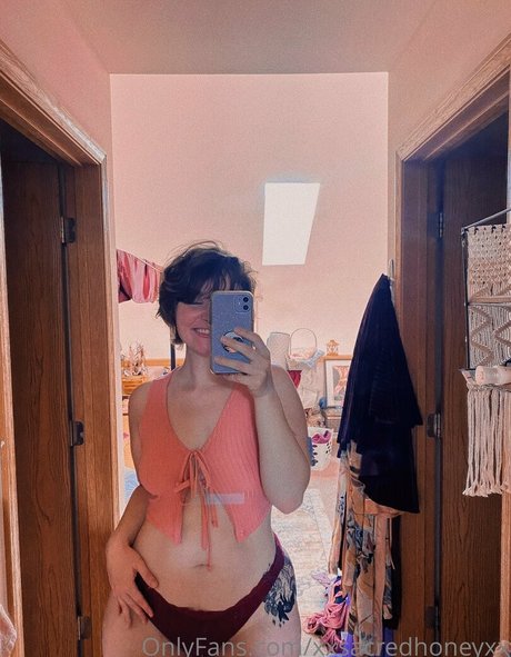 xxsacredhoneyxx adult actress pics