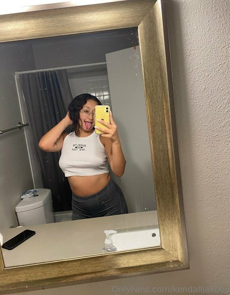 kendalljakobs adult actress img