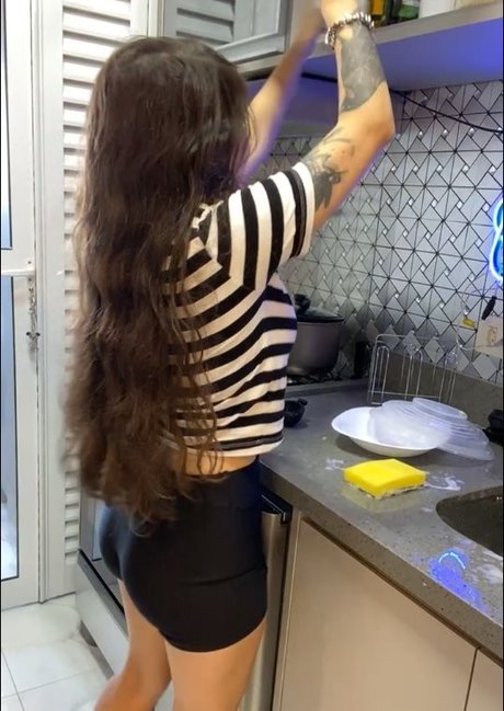 Diretora Muniz hot actress pic