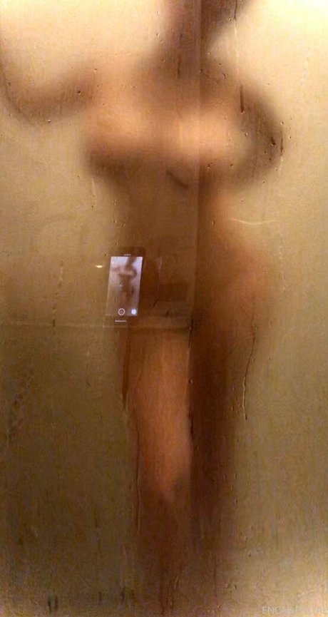 Encaofficial naked model pics