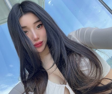 Mari Bambei pornstar naked picture