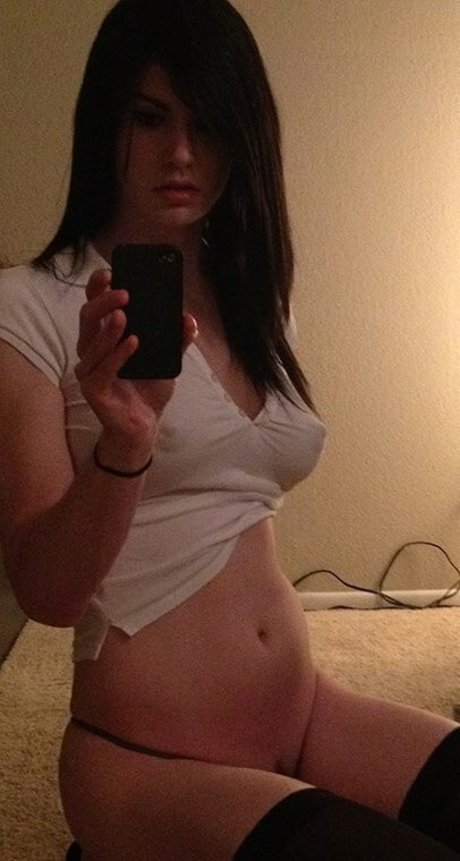 Kalindra Chan pornstar photo