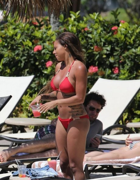 Sydney Leroux nude pornstar pictures