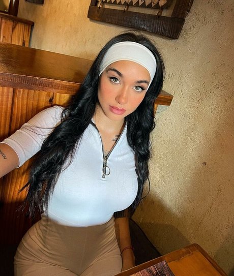 Maria Becerra nudes model photo