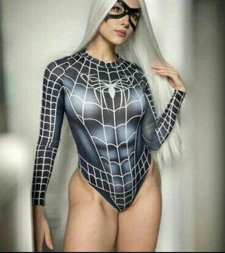 Annykalmeidaa naked star images