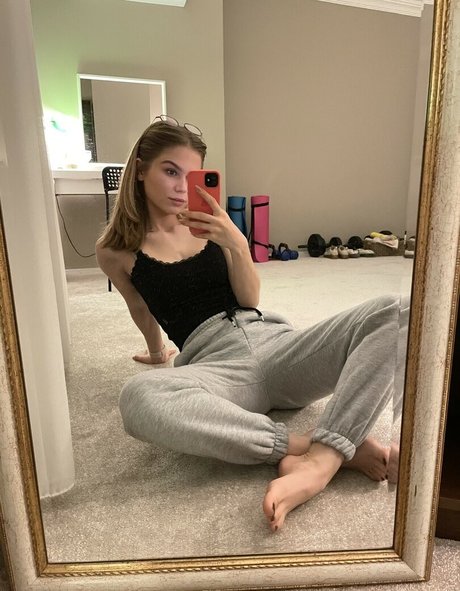 Lizi Asmr pornstar exclusive picture