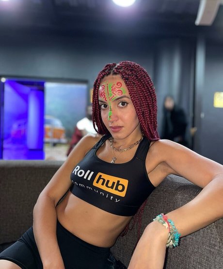 Alizehxrouge model images