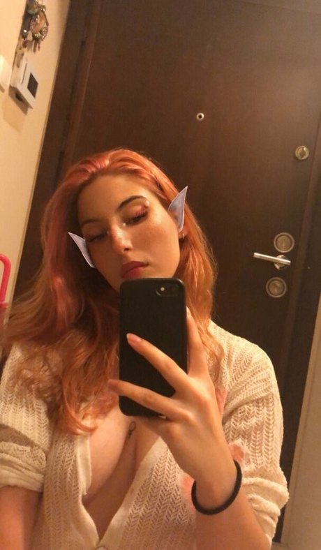 Beyza Durusu star free picture