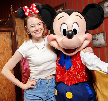 Emma Stone nude actress pictures