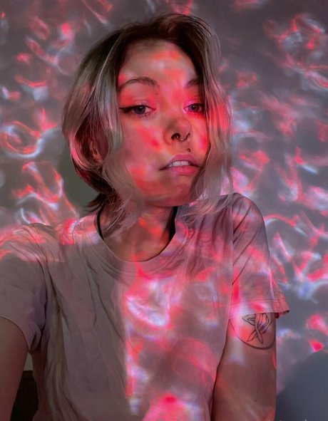 strwbrr naked actress galleries