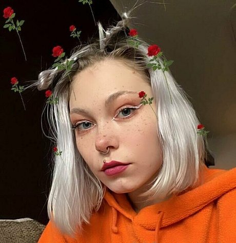 strwbrr hot model gallery