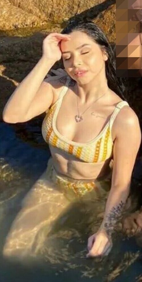 Eduarda Yuni star erotic image