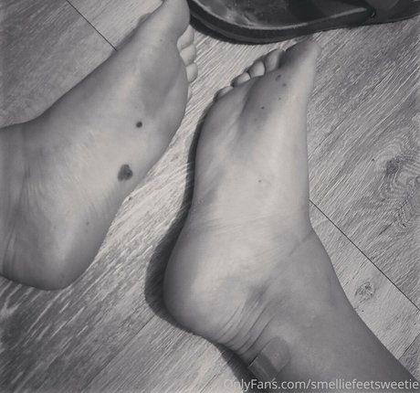 smelliefeetsweetie model art pic