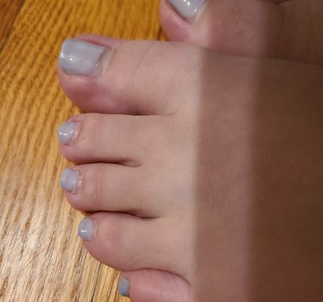 smelliefeetsweetie nude star pictures