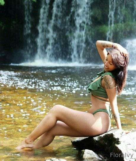 floraivyfree nudes model photos