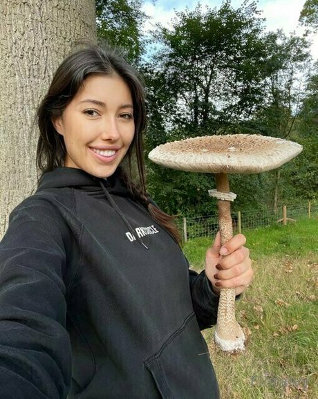 floraivyfree star xxx photos