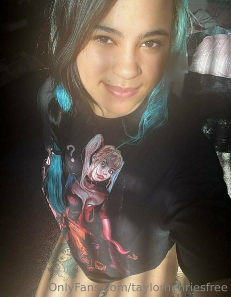 taylorhenriesfree pretty model photos